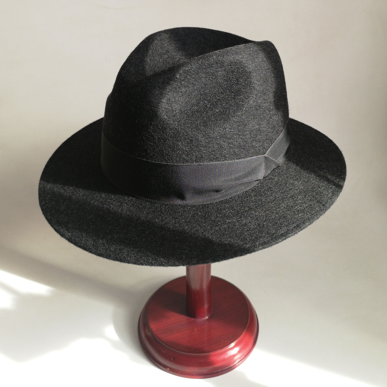 Шляпы продажа. Мужские шляпы Tonak 1922. Фетровая шляпа Федора. Tonak шляпа мужская. Fedora шляпа мужская.